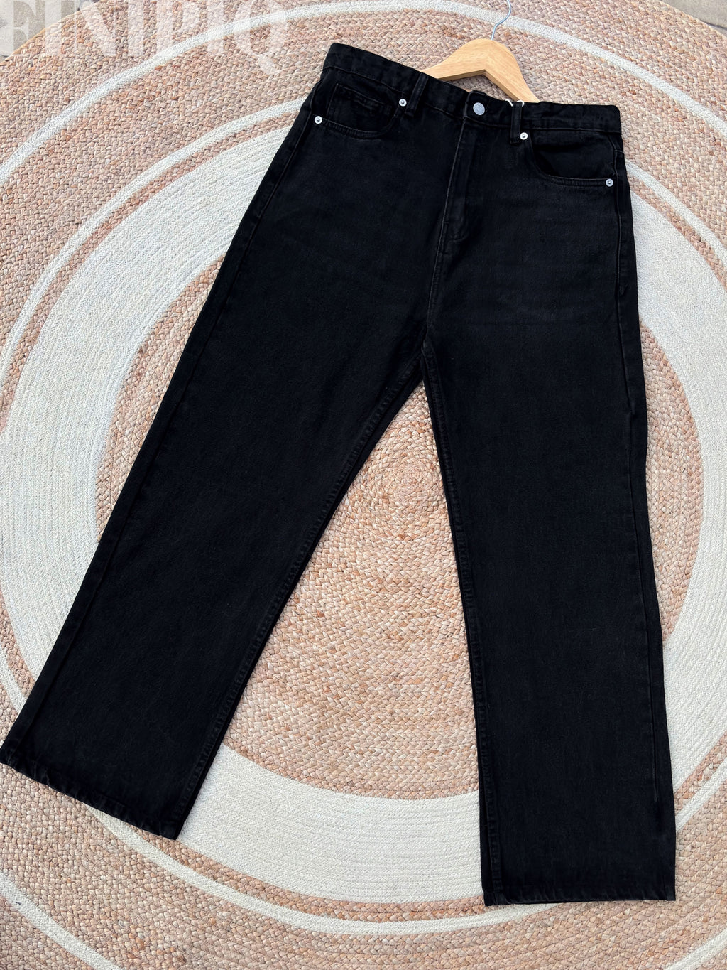 Finipiq 100% Export (Jet black Wash) semi-baggy denim.🍃