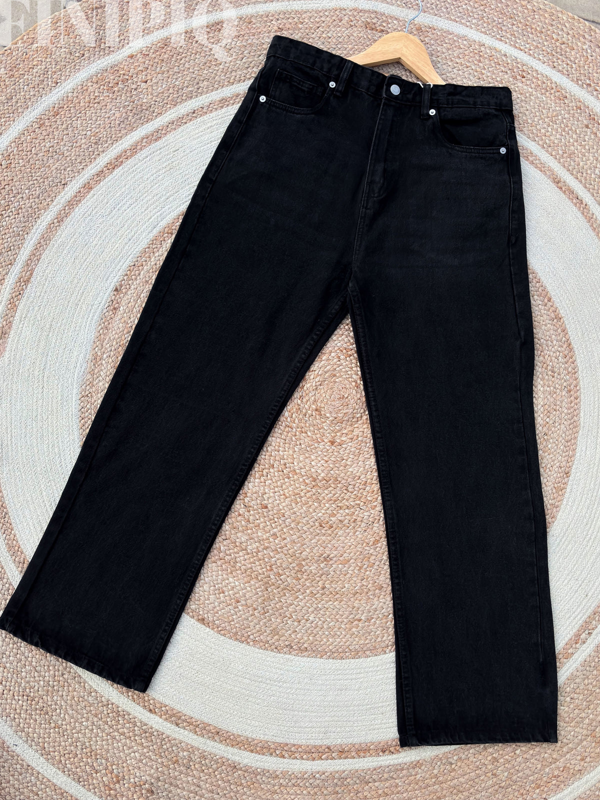 Finipiq 100% Export (Jet black Wash) semi-baggy denim.🍃