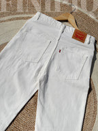 Timeless Finipiq Polar White semi-baggy denim.🍃