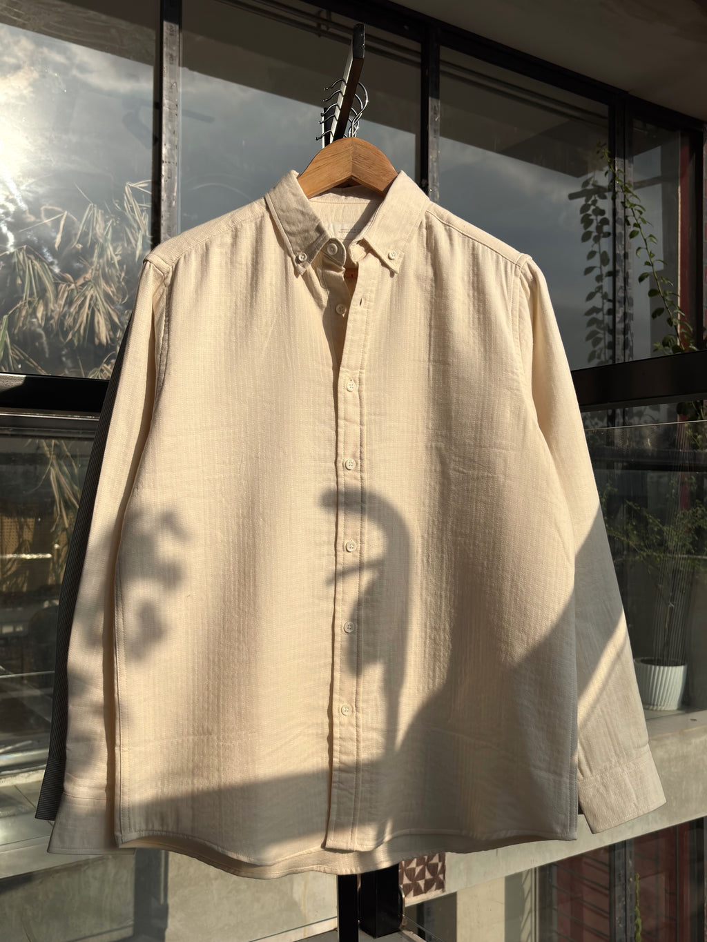 FINIPIQ Classic Striped (Off white) Shirt.🍂