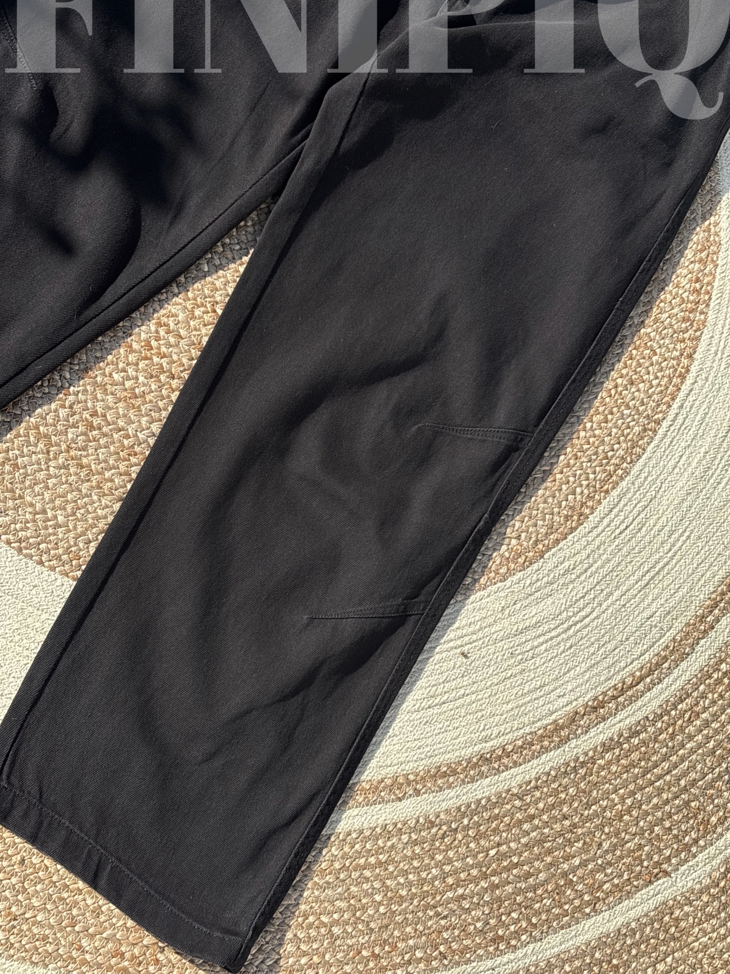 Timeless Finipiq Semi-Baggy Black Drift Gabardine Trouser.🍃