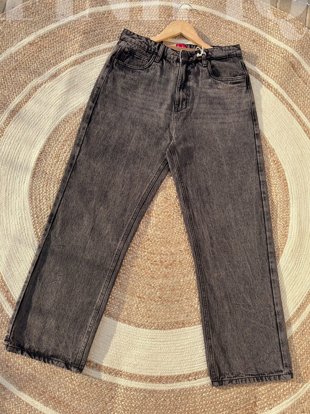Finipiq 100% Export (Obsidian Wash) semi-baggy denim.🍃
